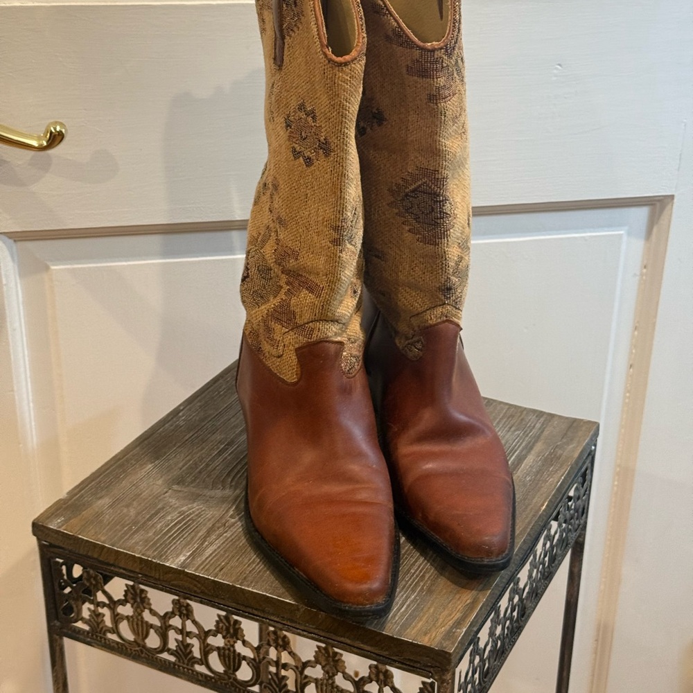 Beautiful 7.5 Matisse leather boots ,made in Brazil.